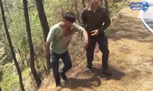 Uttarakhand : आरे-द्यांगण बाईपास पर दर्दनाक हादसा, 4 वर्षीय बच्ची की मौत, दो गंभीर घायल Uttarakhand : आरे-द्यांगण बाईपास पर दर्दनाक हादसा, 4 वर्षीय बच्ची की मौत, दो गंभीर घायल
