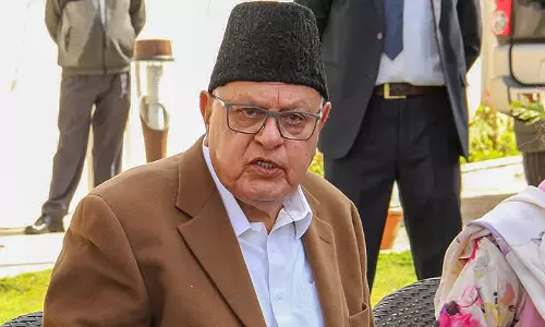 Srinagar: युद्ध को लेकर फारूक अब्दुल्ला का बयान, शांति समर्थक बयान Srinagar: युद्ध को लेकर फारूक अब्दुल्ला का बयान, शांति समर्थक बयान