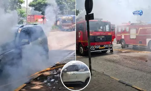 Uran रोड पर चलती स्कॉर्पियो में आग, ड्राइवर सुरक्षित बचा; बड़ा हादसा टला Uran रोड पर चलती स्कॉर्पियो में आग, ड्राइवर सुरक्षित बचा; बड़ा हादसा टला