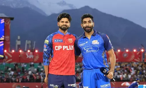पंजाब किंग्स की तेज शुरुआत, शुरुआती ओवर में बिना विकेट के 7 रन पंजाब किंग्स की तेज शुरुआत, शुरुआती ओवर में बिना विकेट के 7 रन