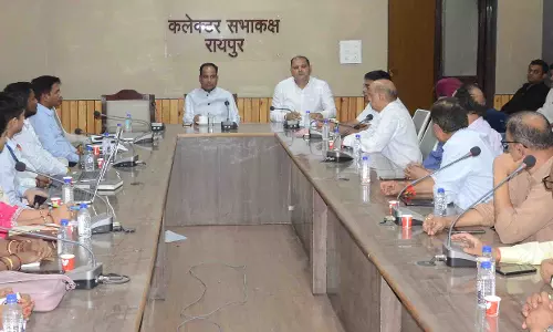रायपुर में पेट्रोल-डीजल का पर्याप्त स्टॉक, कालाबाजारी पर कलेक्टर कॉल सेंटर के नंबर पर सूचित करें रायपुर में पेट्रोल-डीजल का पर्याप्त स्टॉक, कालाबाजारी पर कलेक्टर कॉल सेंटर के नंबर पर सूचित करें