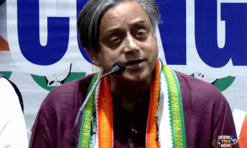 शशि थरूर ने केरल के मुख्यमंत्री नामित होने पर VD सतीशन को बधाई दी