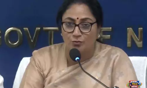 दिल्ली के CM ने दो दिन वर्क-फ्रॉम-होम, मेट्रो सोमवार और एक साल तक विदेश यात्रा पर रोक की घोषणा की दिल्ली के CM ने दो दिन वर्क-फ्रॉम-होम, मेट्रो सोमवार और एक साल तक विदेश यात्रा पर रोक की घोषणा की