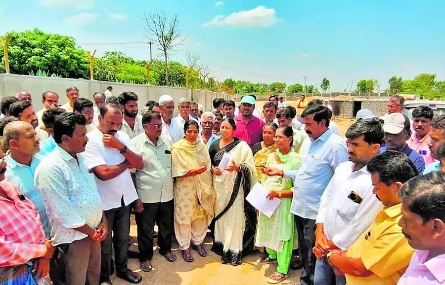 मेलापल्ली में ₹12 करोड़ के 66/11 KV सब-पावर स्टेशन का निरीक्षण, 30 गांवों को मिलेगा लाभ मेलापल्ली में ₹12 करोड़ के 66/11 KV सब-पावर स्टेशन का निरीक्षण, 30 गांवों को मिलेगा लाभ