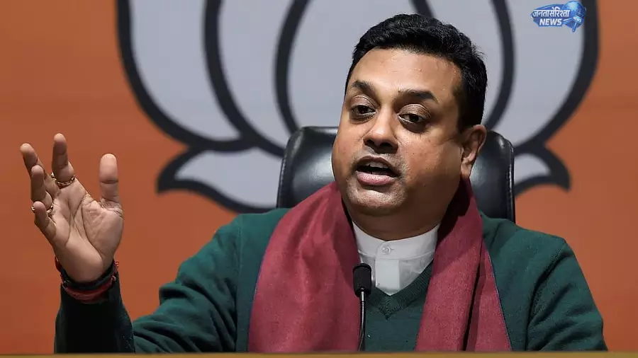 राहुल गांधी की विदेश यात्राओं पर BJP का सवाल, फंडिंग और संपत्ति को लेकर उठी मांग राहुल गांधी की विदेश यात्राओं पर BJP का सवाल, फंडिंग और संपत्ति को लेकर उठी मांग