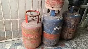 Dehradun; देवप्रयाग गैस संकट पर विपक्ष का हमला Dehradun; देवप्रयाग गैस संकट पर विपक्ष का हमला
