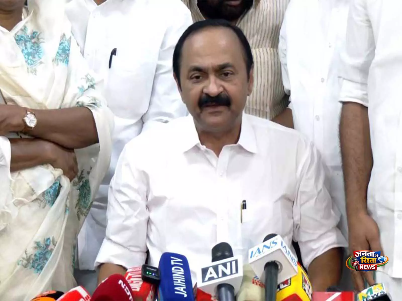 केरल के CM-नामित VD सतीशन ने शासन में टीम वर्क का आह्वान किया केरल के CM-नामित VD सतीशन ने शासन में टीम वर्क का आह्वान किया