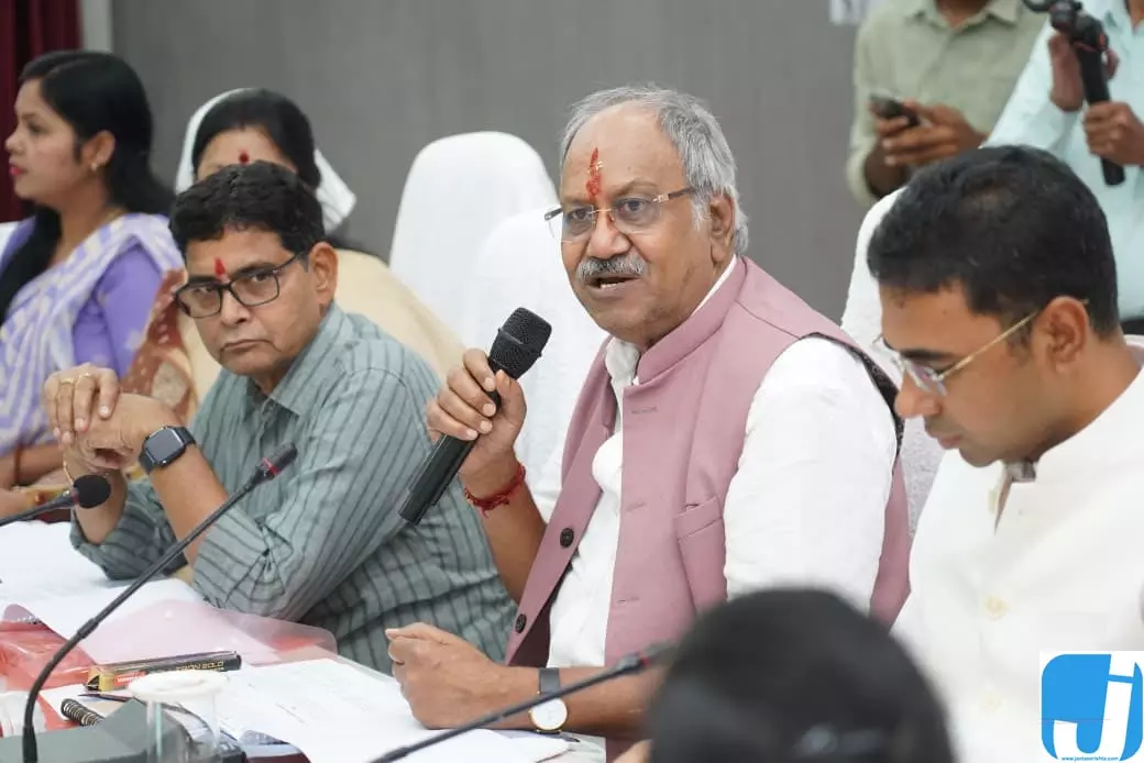 बलौदाबाजार में सांसद बृजमोहन अग्रवाल की बैठक, विकास कार्यों और जनकल्याण योजनाओं की समीक्षा बलौदाबाजार में सांसद बृजमोहन अग्रवाल की बैठक, विकास कार्यों और जनकल्याण योजनाओं की समीक्षा