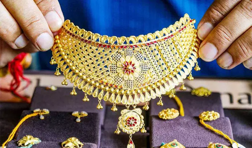 राय: सोने पर ज़्यादा इम्पोर्ट ड्यूटी से डिमांड कम होने की उम्मीद नहीं राय: सोने पर ज़्यादा इम्पोर्ट ड्यूटी से डिमांड कम होने की उम्मीद नहीं