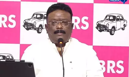 BRS MLC श्रवण ने वित्तीय कुप्रबंधन के लिए कांग्रेस सरकार पर निशाना साधा BRS MLC श्रवण ने वित्तीय कुप्रबंधन के लिए कांग्रेस सरकार पर निशाना साधा