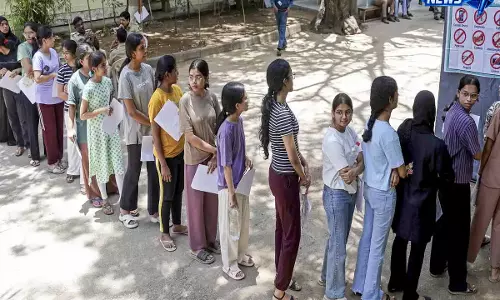 Delhi: नीट-यूजी री-एग्जाम को लेकर प्रधान के घर पर हाई-लेवल बैठक