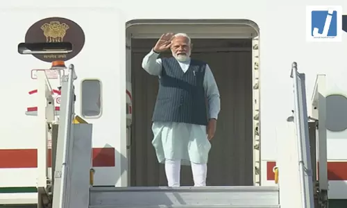 पीएम मोदी यूएई दौरे के लिए नई दिल्ली से हुए रवाना, राष्ट्रपति शेख मोहम्मद बिन जायद से करेंगे मुलाकात पीएम मोदी यूएई दौरे के लिए नई दिल्ली से हुए रवाना, राष्ट्रपति शेख मोहम्मद बिन जायद से करेंगे मुलाकात