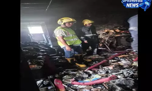 Hyderabad: यूसुफगुडा अपार्टमेंट में AC शॉर्ट सर्किट से आग Hyderabad: यूसुफगुडा अपार्टमेंट में AC शॉर्ट सर्किट से आग