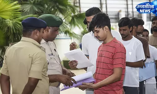 NEET-UG 2026 री-एग्जाम 21 जून को, पेपर लीक के आरोपों के बाद NTA का बड़ा फैसला NEET-UG 2026 री-एग्जाम 21 जून को, पेपर लीक के आरोपों के बाद NTA का बड़ा फैसला
