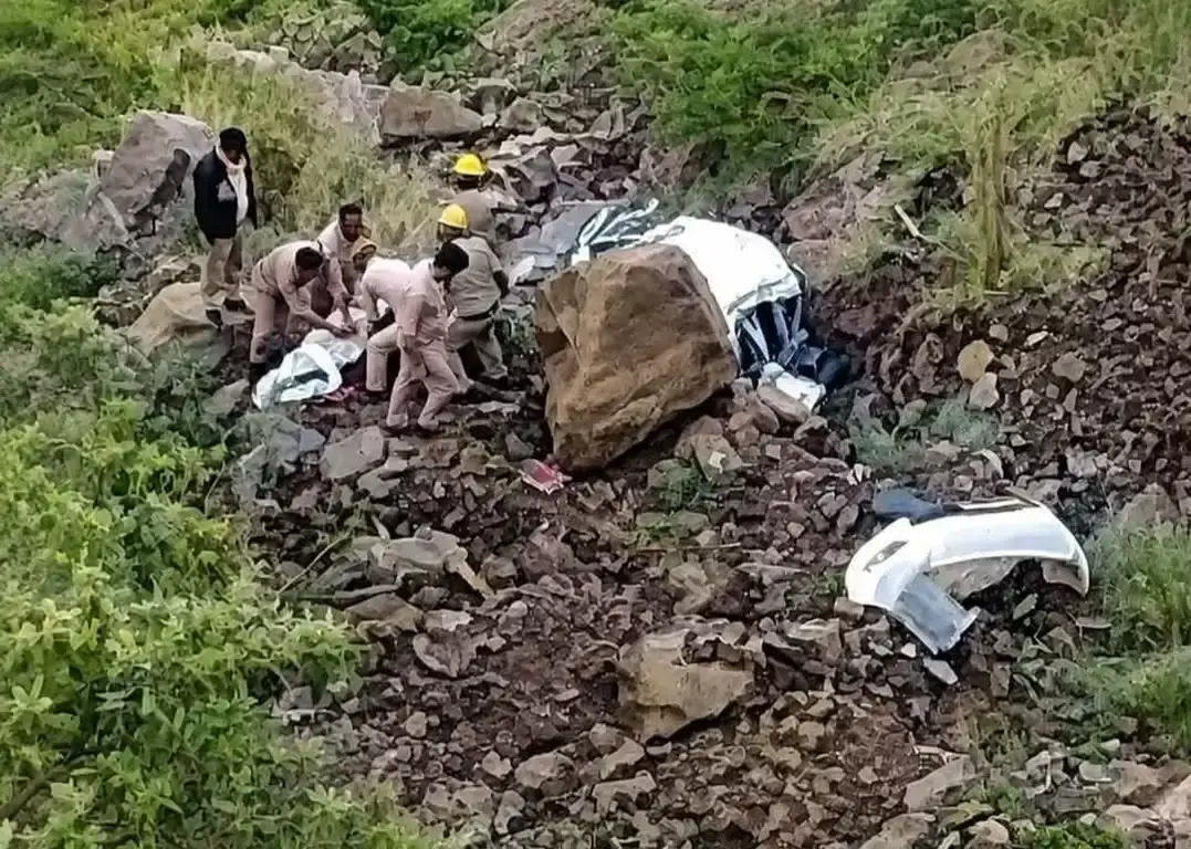 Mandi: कार दुर्घटना में दो लोगों की जान गई, दो घायल
