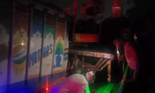 यमुना एक्सप्रेसवे पर हुआ भीषण हादसा, दुर्घटना में एक की मौत यमुना एक्सप्रेसवे पर हुआ भीषण हादसा, दुर्घटना में एक की मौत