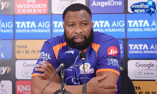 IPL में कीरोन पोलार्ड पर कार्रवाई, कोड ऑफ कंडक्ट उल्लंघन पर लगा जुर्माना