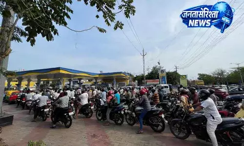 पेट्रोल-डीजल की बढ़ती कीमतों से Punjab में राजनीति गरमाई