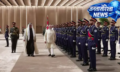 अबू धाबी पहुंचे PM Modi, पांच देशों के दौरे की शुरुआत
