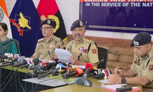 Srinagar: नशीले पदार्थों के गिरोहों पर कड़ी कार्रवाई के निर्देश Srinagar: नशीले पदार्थों के गिरोहों पर कड़ी कार्रवाई के निर्देश