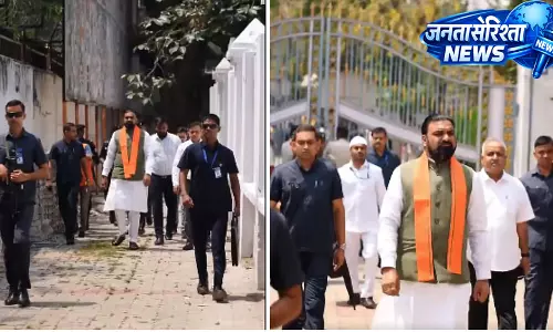 फ्यूल बचत संदेश के तहत CM ने अधिकारियों संग पैदल यात्रा की फ्यूल बचत संदेश के तहत CM ने अधिकारियों संग पैदल यात्रा की