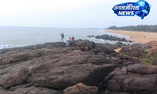 Chembirika बीच के विकास को नई उम्मीद, कलेक्टर के दौरे से पर्यटन योजनाओं को गति Chembirika बीच के विकास को नई उम्मीद, कलेक्टर के दौरे से पर्यटन योजनाओं को गति