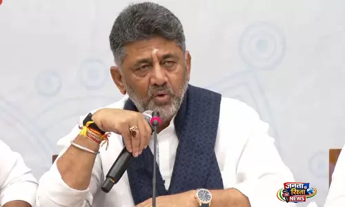 कांग्रेस की आलोचना किए बिना कुमारस्वामी राजनीतिक रूप से टिक नहीं सकते: कर्नाटक के उपमुख्यमंत्री डीके शिवकुमार