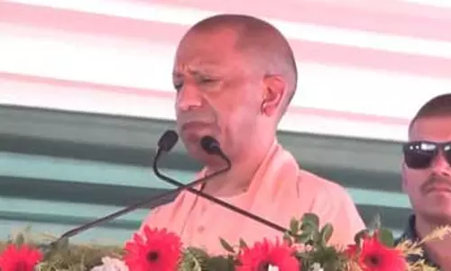योगी आदित्यनाथ ने महराजगंज को दी 208 करोड़ रुपए की सौगात योगी आदित्यनाथ ने महराजगंज को दी 208 करोड़ रुपए की सौगात
