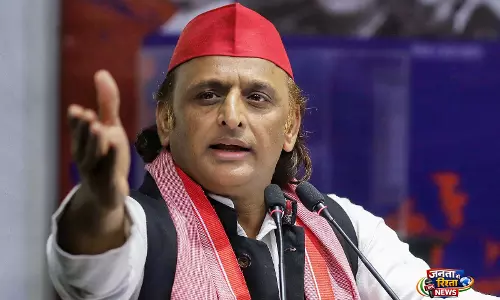 SP प्रमुख ने ईंधन की बढ़ती कीमतों और PM मोदी की सादगी की अपील को लेकर केंद्र पर साधा निशाना