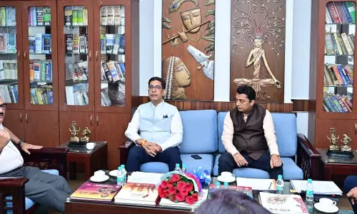 रायपुर पहुंचे भारत सरकार के भूमि संसाधन सचिव, मुख्य सचिव से की सौजन्य भेंट रायपुर पहुंचे भारत सरकार के भूमि संसाधन सचिव, मुख्य सचिव से की सौजन्य भेंट