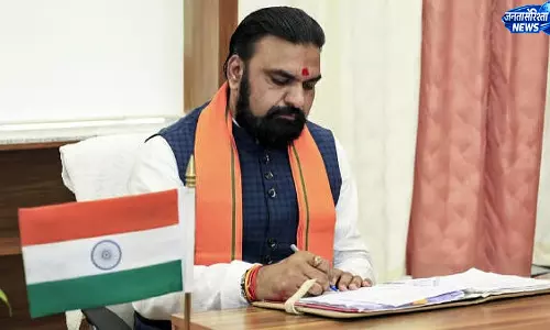 फ्यूल बचत की अपील पर बिहार में प्रतीकात्मक कदम, CM पैदल पहुंचे सचिवालय