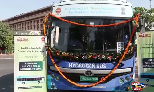 DMRC ने सेंट्रल विस्टा में हाइड्रोजन से चलने वाली शटल बसें शुरू कीं DMRC ने सेंट्रल विस्टा में हाइड्रोजन से चलने वाली शटल बसें शुरू कीं