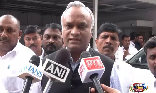 मोदीनॉमिक्स फेल हो गया है: ईंधन की कीमतों में बढ़ोतरी पर कर्नाटक के IT-BT मंत्री प्रियंक खड़गे मोदीनॉमिक्स फेल हो गया है: ईंधन की कीमतों में बढ़ोतरी पर कर्नाटक के IT-BT मंत्री प्रियंक खड़गे
