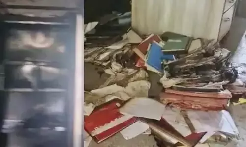 Faridabad: सरकारी स्कूल में आग से दस्तावेजों को नुकसान Faridabad: सरकारी स्कूल में आग से दस्तावेजों को नुकसान