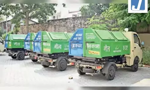 Raipur में कचरा कलेक्शन ठप, सफाई व्यवस्था लड़खड़ाई Raipur में कचरा कलेक्शन ठप, सफाई व्यवस्था लड़खड़ाई