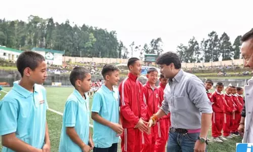 सिक्किम दौरे पर पहुंचे केंद्रीय मंत्री ज्योतिरादित्य सिंधिया ने की विभिन्न विकास परियोजनाओं की समीक्षा सिक्किम दौरे पर पहुंचे केंद्रीय मंत्री ज्योतिरादित्य सिंधिया ने की विभिन्न विकास परियोजनाओं की समीक्षा