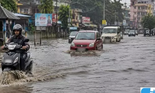 असम की बराक घाटी में भारी बारिश के कारण शहरी क्षेत्रों बाढ़ जैसे हालात असम की बराक घाटी में भारी बारिश के कारण शहरी क्षेत्रों बाढ़ जैसे हालात