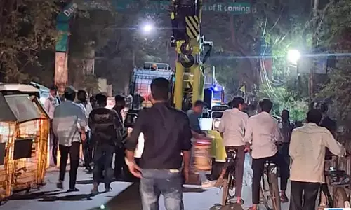 बिलासपुर में इंदिरा सेतु पर जाम: क्रेन का डीजल खत्म होने से एक घंटे ठप रहा ट्रैफिक बिलासपुर में इंदिरा सेतु पर जाम: क्रेन का डीजल खत्म होने से एक घंटे ठप रहा ट्रैफिक