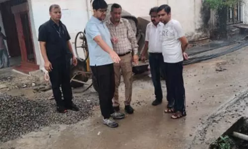 रायपुर में आयुक्त ने किया अचानक निरीक्षण , बारिश से सफाई के सख्त निर्देश रायपुर में आयुक्त ने किया अचानक निरीक्षण , बारिश से सफाई के सख्त निर्देश