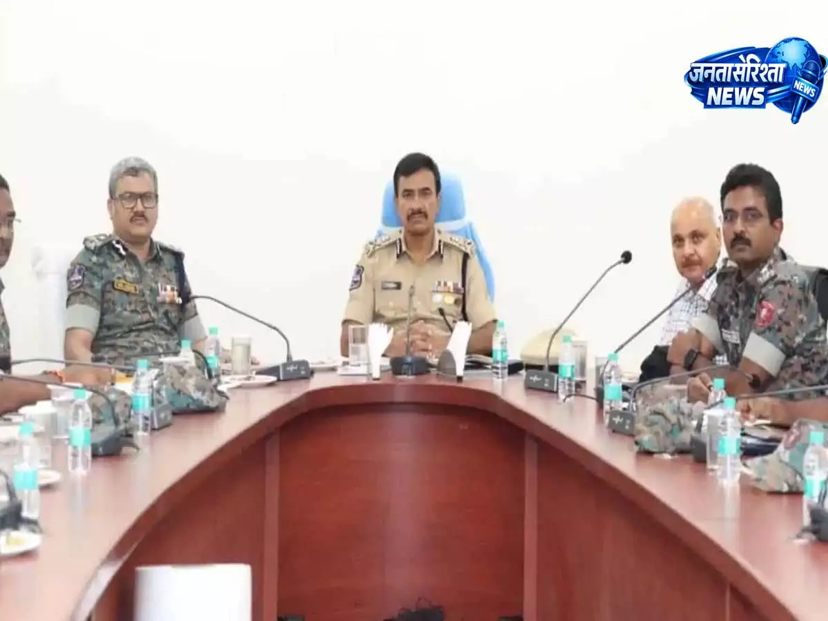 Hyderabad: माओवादी गतिविधियों में कमी के बीच तेलंगाना ग्रेहाउंड्स की संख्या घटाने की योजना Hyderabad: माओवादी गतिविधियों में कमी के बीच तेलंगाना ग्रेहाउंड्स की संख्या घटाने की योजना
