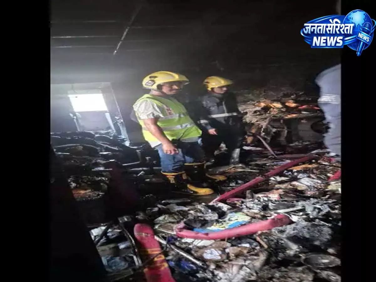 Hyderabad: यूसुफगुडा अपार्टमेंट में AC शॉर्ट सर्किट से आग Hyderabad: यूसुफगुडा अपार्टमेंट में AC शॉर्ट सर्किट से आग