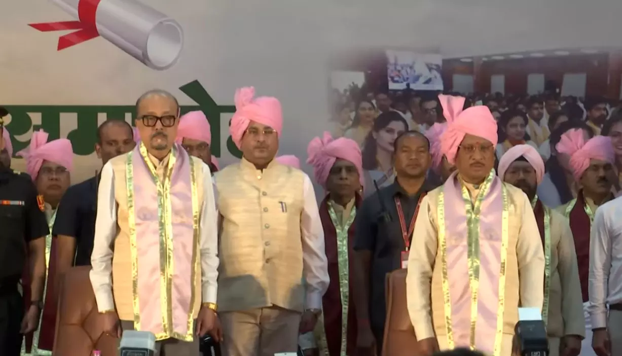 कृषि विश्वविद्यालय के 11वां दीक्षांत समारोह में शामिल हुए CM साय और राज्यपाल डेका कृषि विश्वविद्यालय के 11वां दीक्षांत समारोह में शामिल हुए CM साय और राज्यपाल डेका
