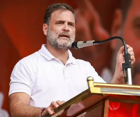 गलती सरकार की, कीमत जनता चुकाएगी : राहुल गांधी गलती सरकार की, कीमत जनता चुकाएगी : राहुल गांधी