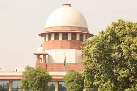 उन्नाव रेप केस : सुप्रीम कोर्ट ने कुलदीप की सजा पर रोक लगाने वाला आदेश किया रद्द उन्नाव रेप केस : सुप्रीम कोर्ट ने कुलदीप की सजा पर रोक लगाने वाला आदेश किया रद्द
