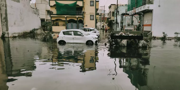 कुशालपुर और प्रोफ़ेसर कॉलोनी जलमग्न कुशालपुर और प्रोफ़ेसर कॉलोनी जलमग्न