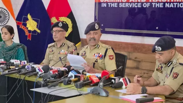 Srinagar: नशीले पदार्थों के गिरोहों पर कड़ी कार्रवाई के निर्देश Srinagar: नशीले पदार्थों के गिरोहों पर कड़ी कार्रवाई के निर्देश