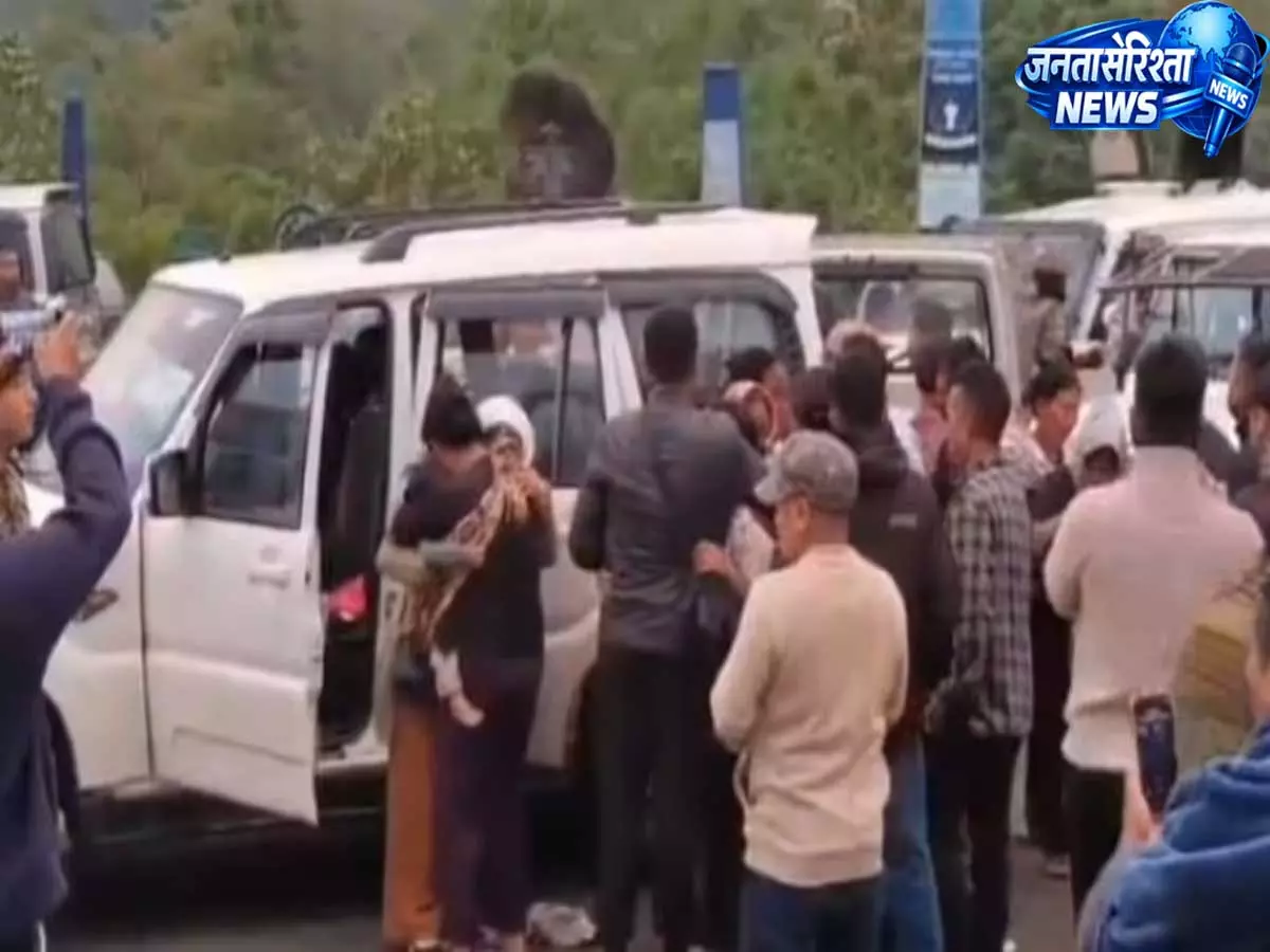 Manipur: कुकी-ज़ो ग्रुप ने नागा संगठनों से बंधकों की रिहाई में सहयोग मांगा Manipur: कुकी-ज़ो ग्रुप ने नागा संगठनों से बंधकों की रिहाई में सहयोग मांगा