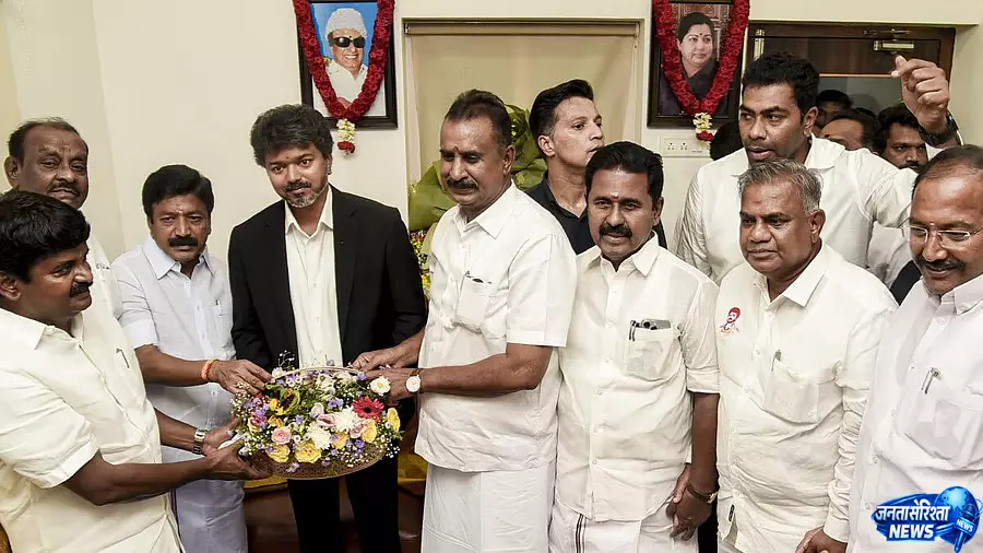 AIADMK विधायकों को TVK कैबिनेट में शामिल करने पर विवाद AIADMK विधायकों को TVK कैबिनेट में शामिल करने पर विवाद