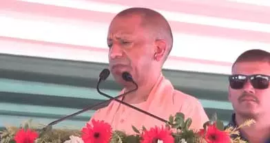 योगी आदित्यनाथ ने महराजगंज को दी 208 करोड़ रुपए की सौगात योगी आदित्यनाथ ने महराजगंज को दी 208 करोड़ रुपए की सौगात