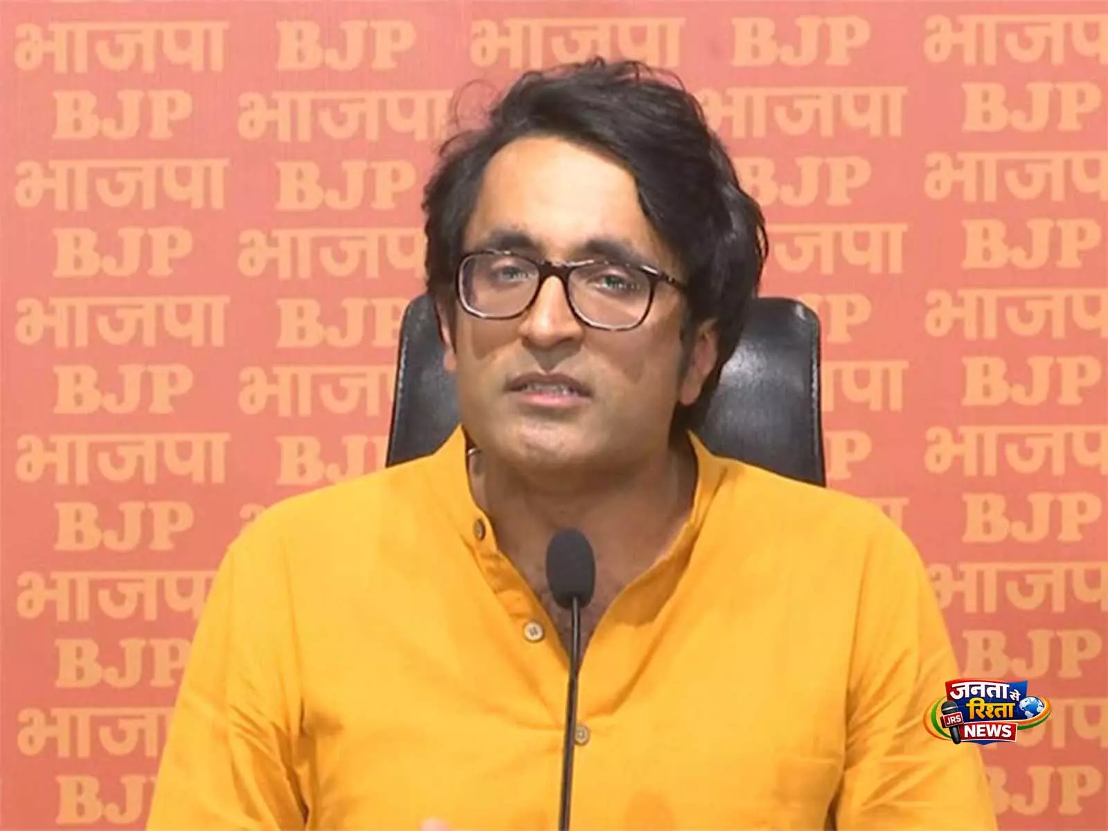 ईंधन की कीमतों में बढ़ोतरी को लेकर केंद्र की आलोचना करने पर BJP ने विपक्षी दल पर साधा निशाना ईंधन की कीमतों में बढ़ोतरी को लेकर केंद्र की आलोचना करने पर BJP ने विपक्षी दल पर साधा निशाना